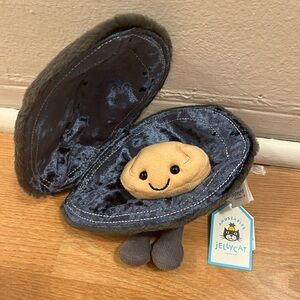 Jellycat authentic Amuseables Michelle Mussel, new with tags